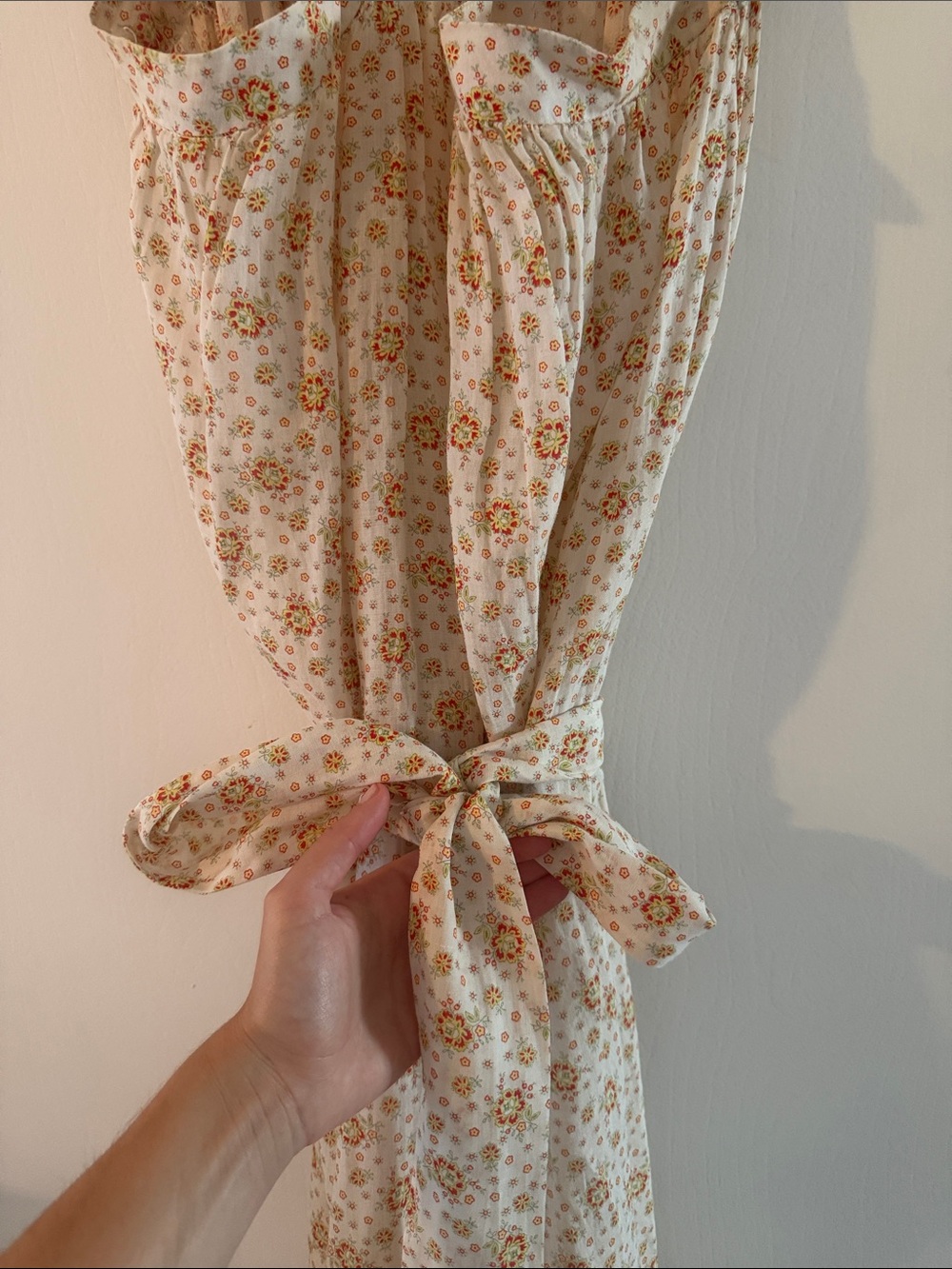 Doen floral Ruffled Maxi Dress in Cream - Picture 3 of 4